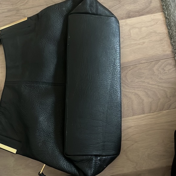 Vince Camuto lamb skin leather bag with double pockets - Picture 7 of 12